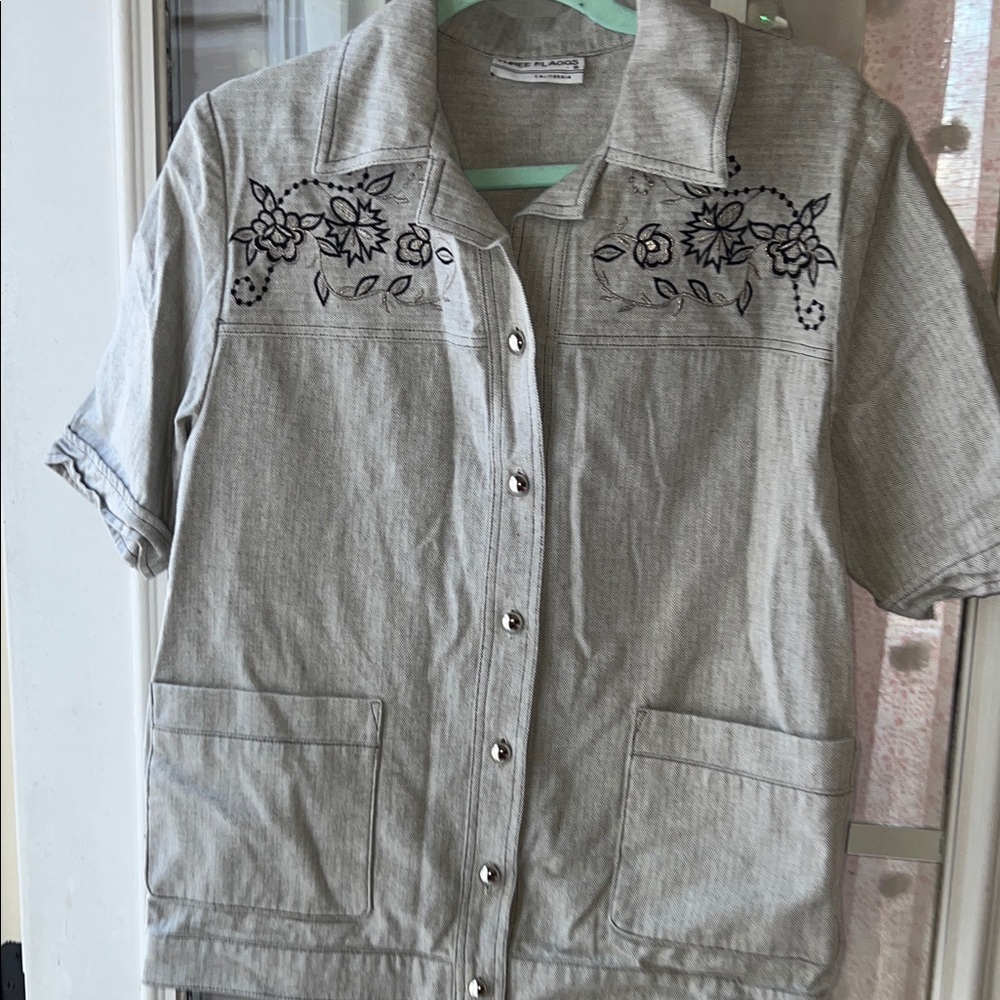 Vintage THREE FLAGGS CALIFORNIA Floral Embroidered Gray shirt Jacket
